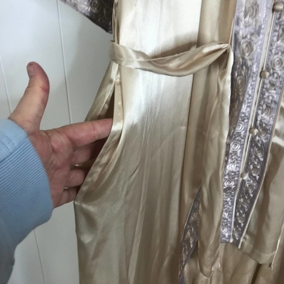 Cabernet Sleepwear Nightgown and Robe Set Champangne Color SZ M - Picture 7 of 16